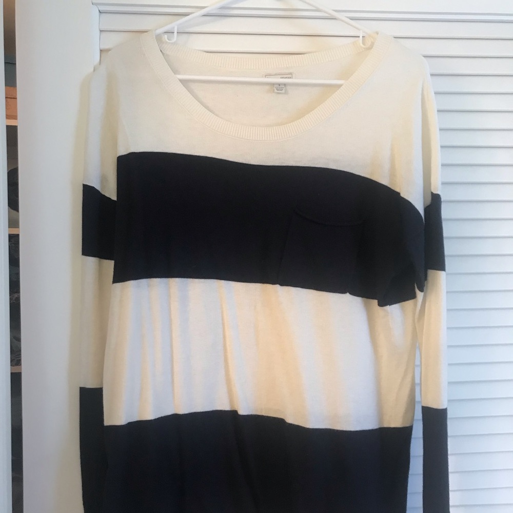 gap sweater